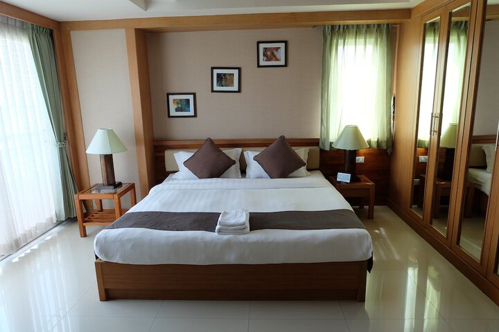 Room 4 of 89
