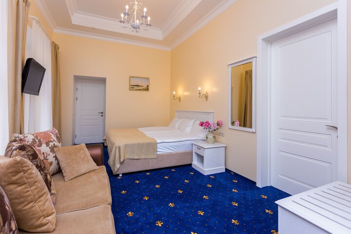 Room 19 of 62