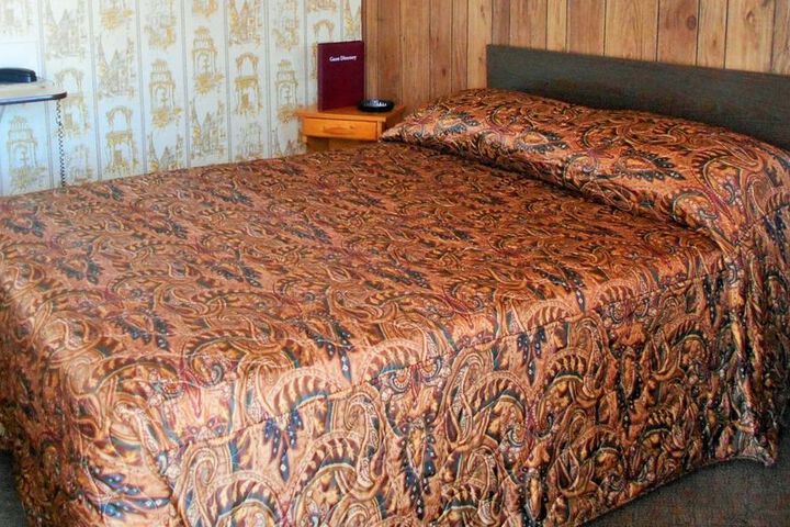 Room 6 of 35
