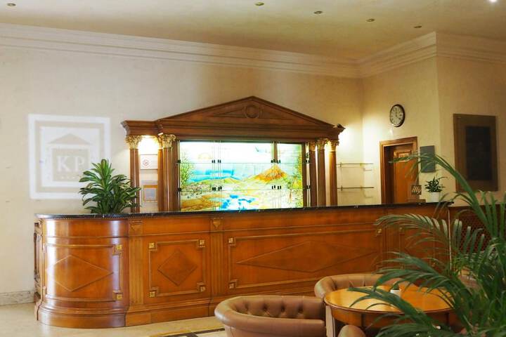 Entrance & Lobby