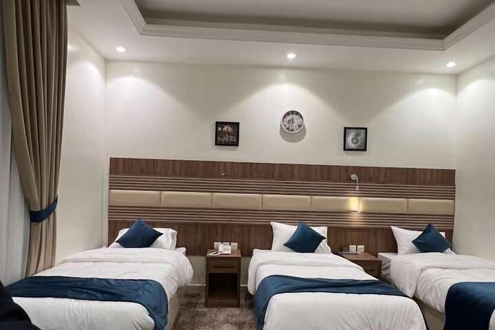 Room 8 of 11