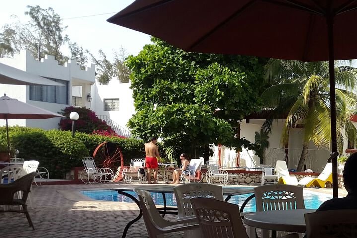 Hotel Pool