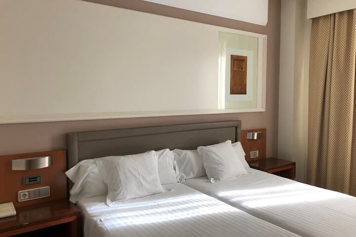 Room 8 of 44