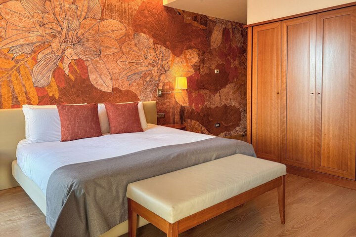 Room 15 of 81