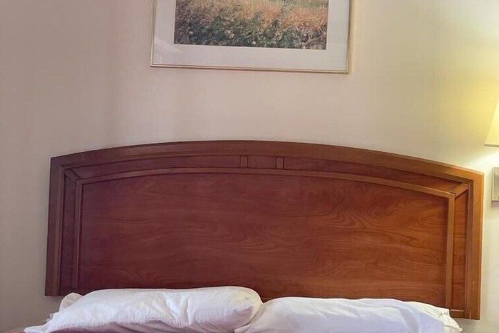 Room 21 of 34