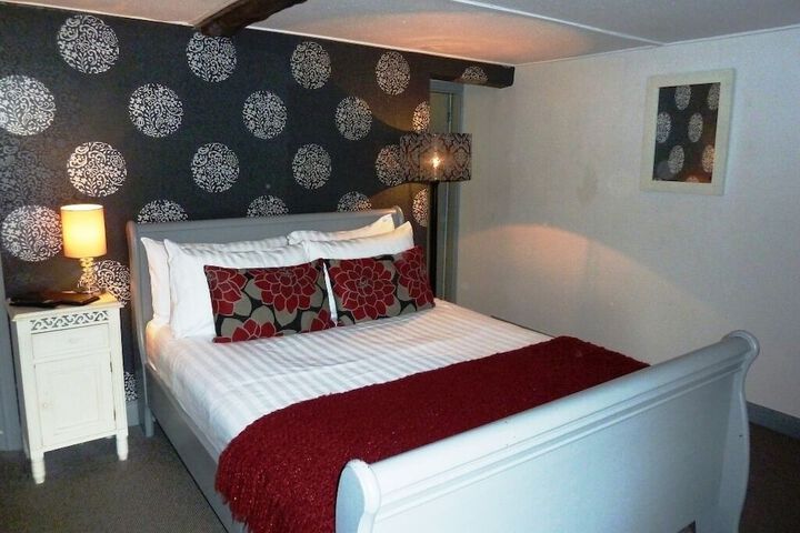 Room 17 of 44