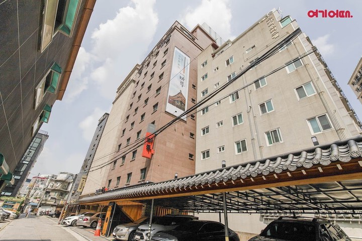 MARU HOTEL
