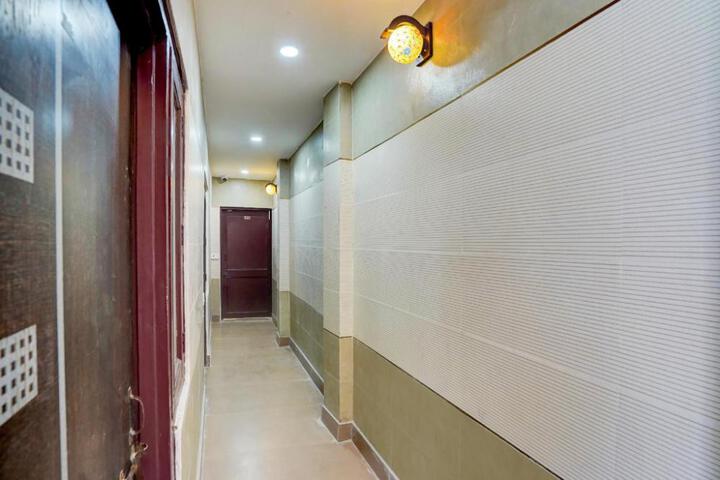Hotel O City Palace