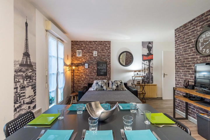 Dining 11 of 15