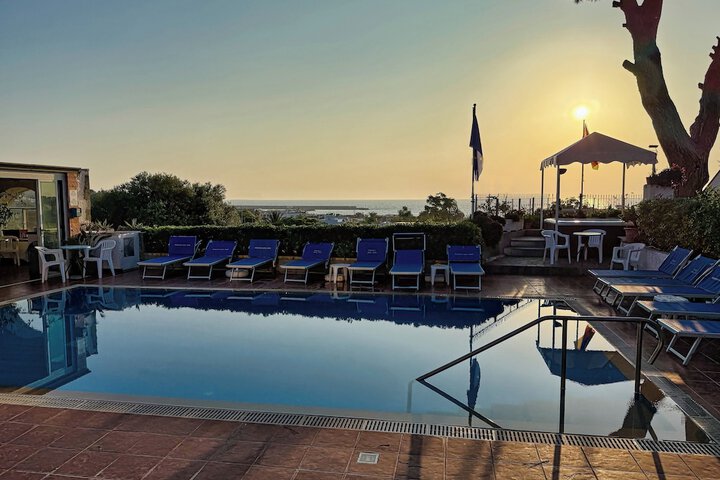 Pool 50 of 65