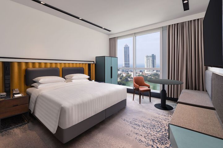 Room 26 of 95