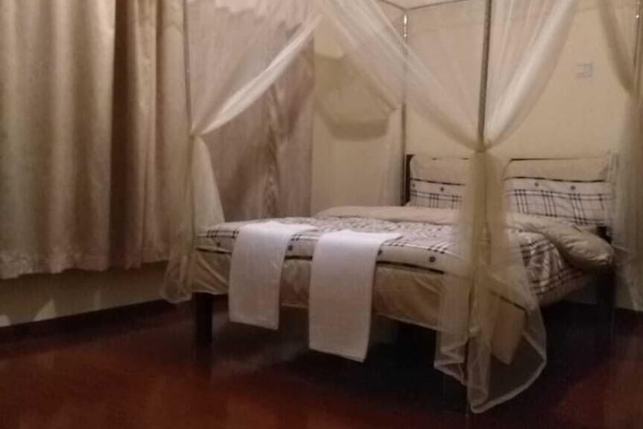 Room 2 of 9