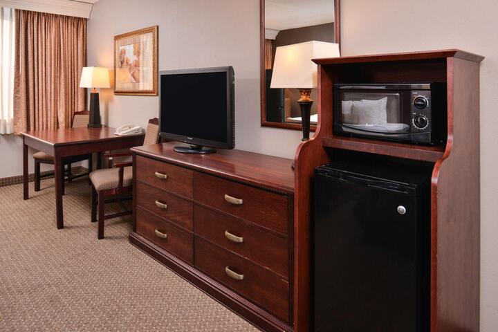 Quadruple Queen Bed (30 of 39)