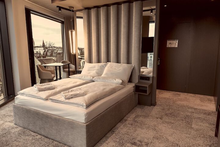 Room 18 of 116