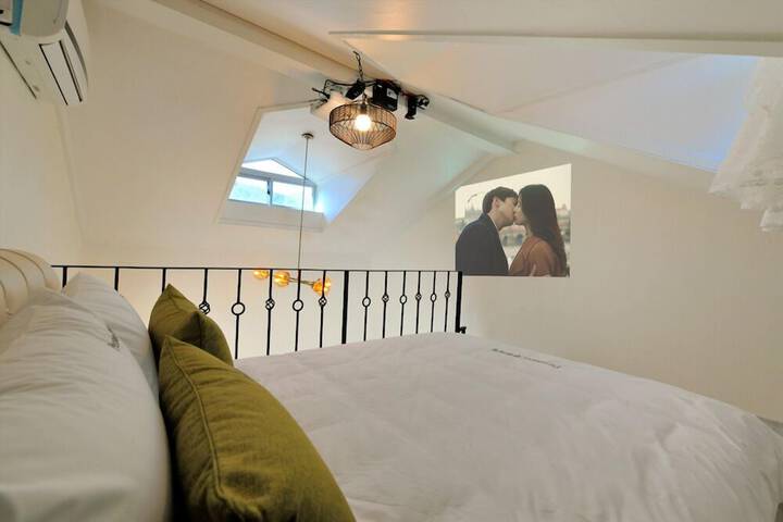 Room 4 of 40