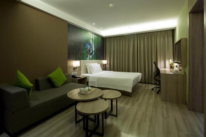 Room 8 of 29