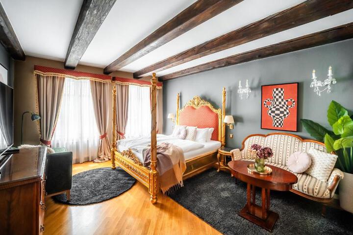 Nosticova Heritage