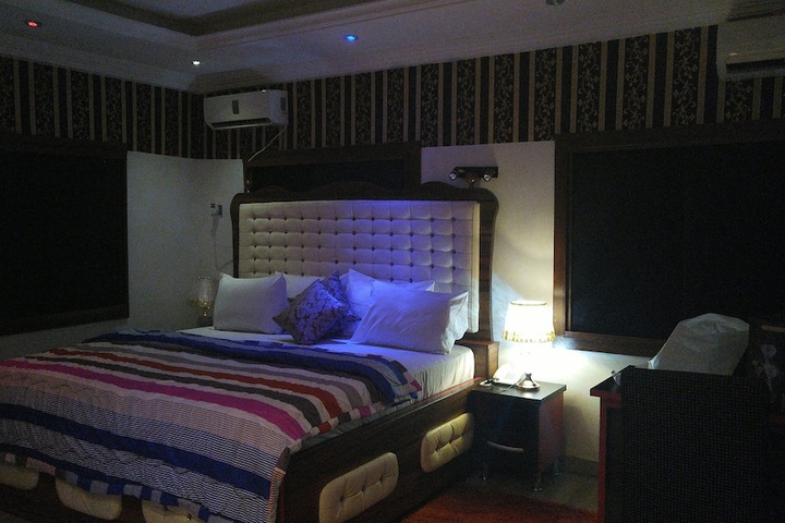 Room 6 of 21