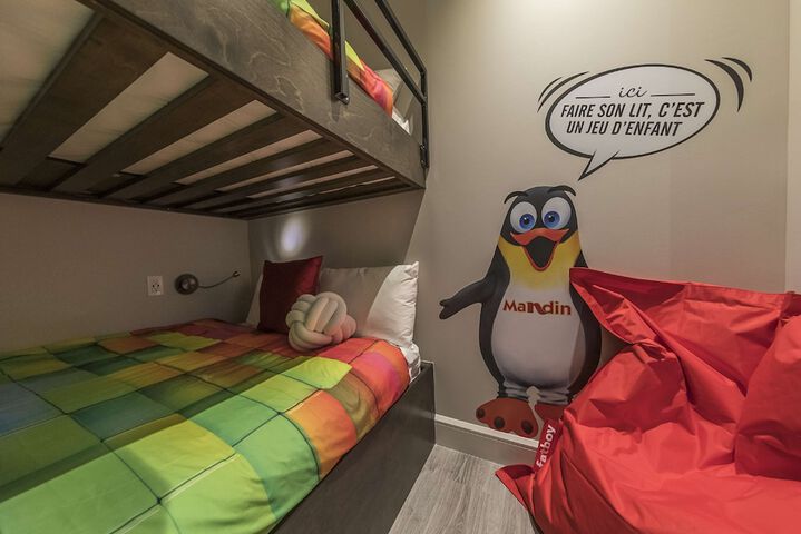 Room 25 of 104