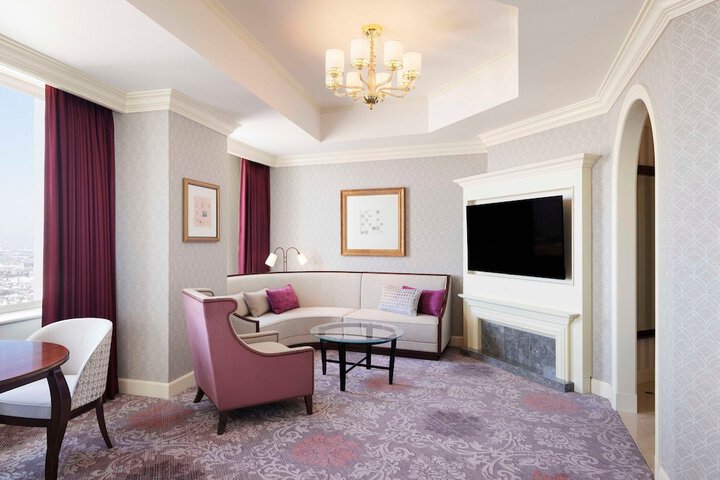 Room 25 of 183
