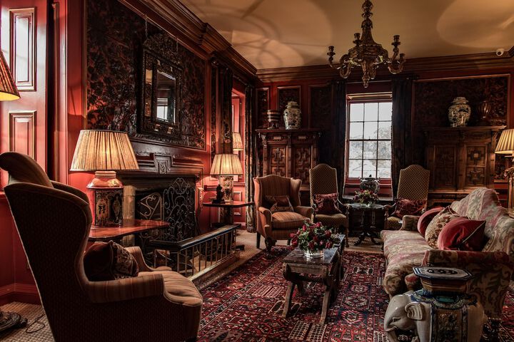 Guest Lobby