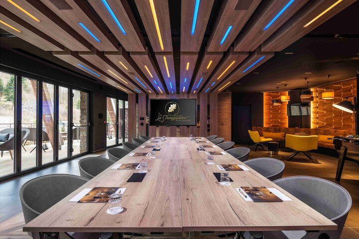 Business Center 178 of 204