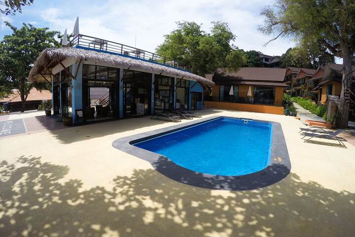 Pool Hotel