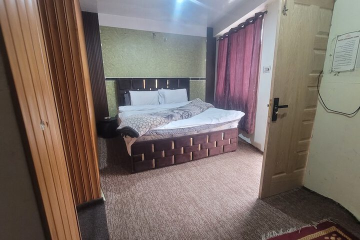 Room 3 of 36