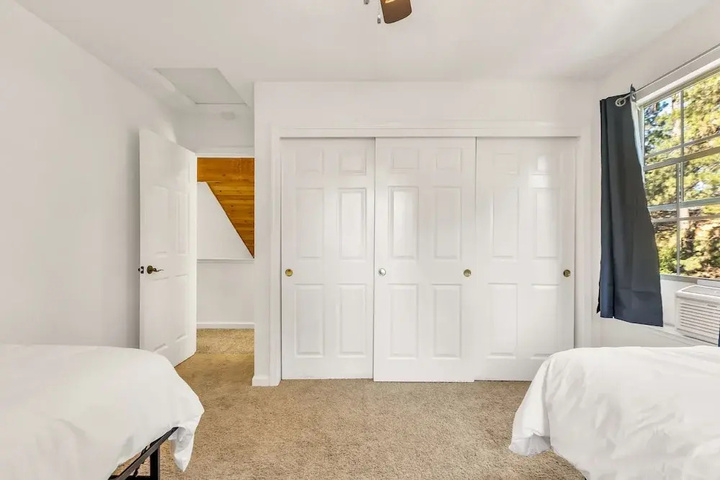 Room 4 of 20