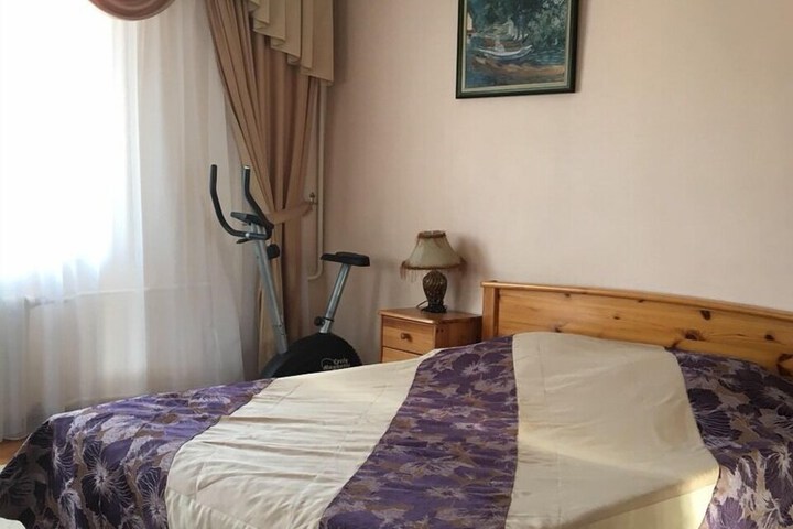 Room 7 of 11