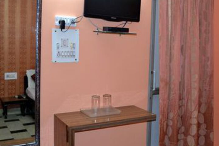 Room 6 of 46