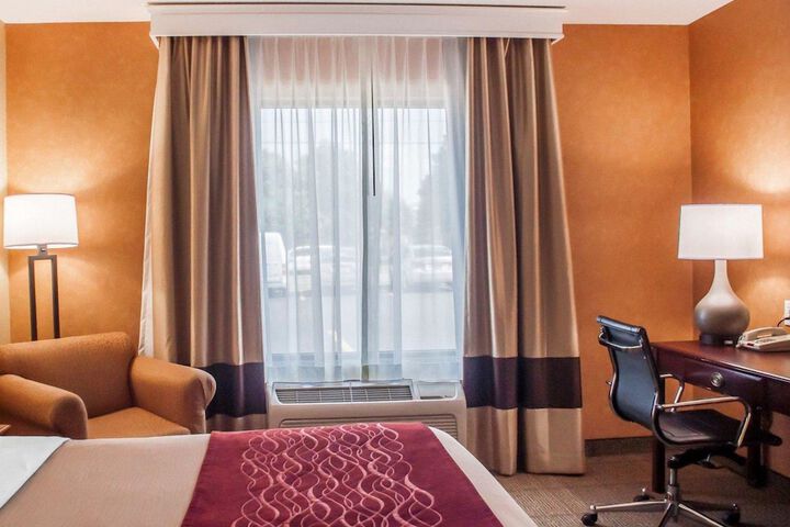 Room 32 of 68