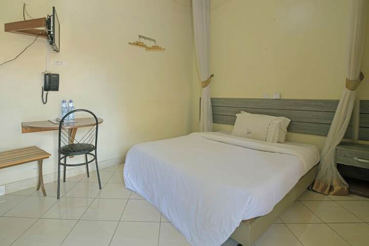 Room 13 of 36