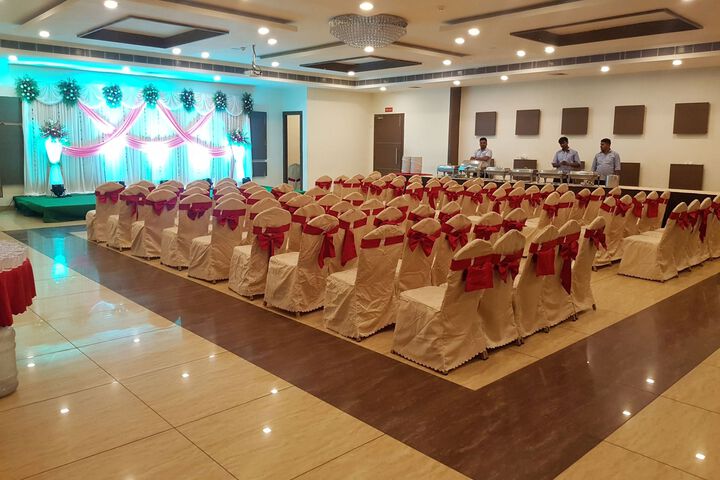 Ballroom/Hall 4 of 26
