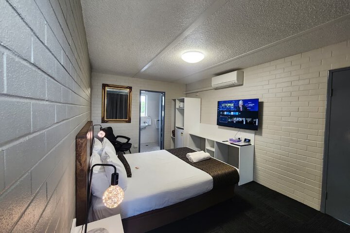 Room 39 of 46