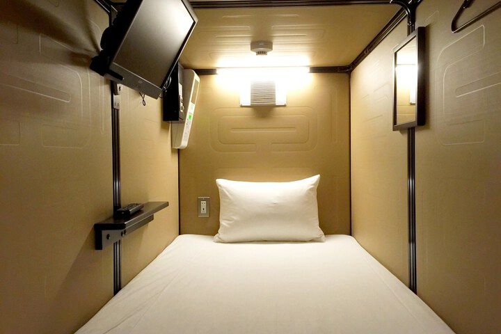 Room 5 of 49