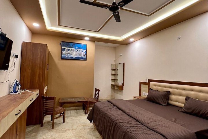 Room 7 of 37