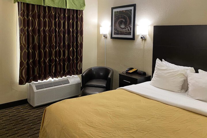 Room 12 of 35