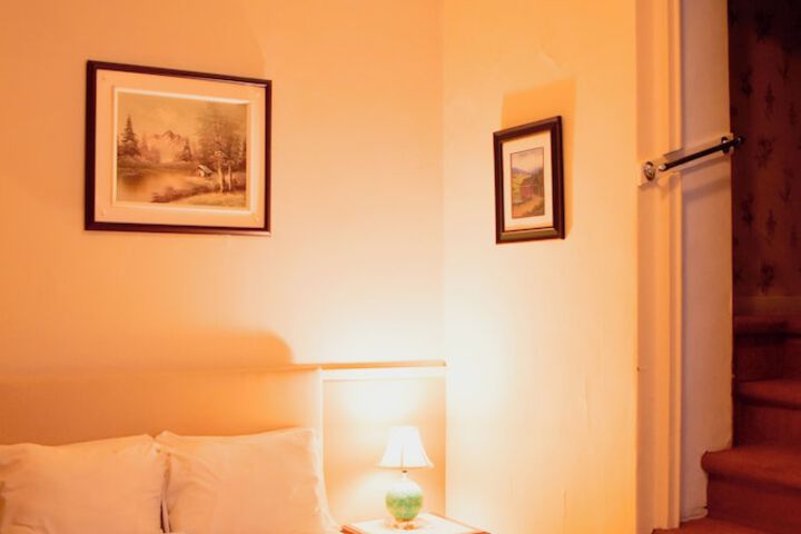 Room 12 of 125