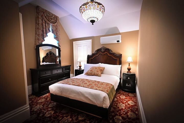 Room 14 of 23