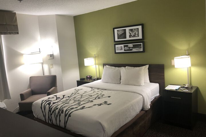 Room 12 of 50