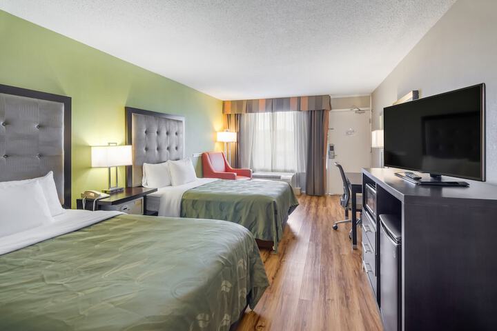 1 Double Bed Accessible (9 of 9)