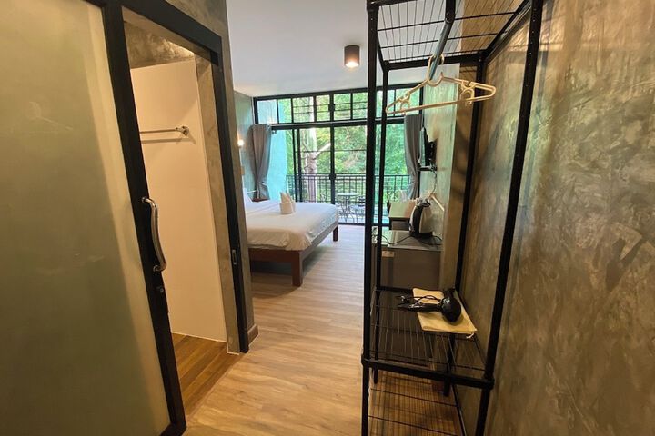 Room 8 of 36