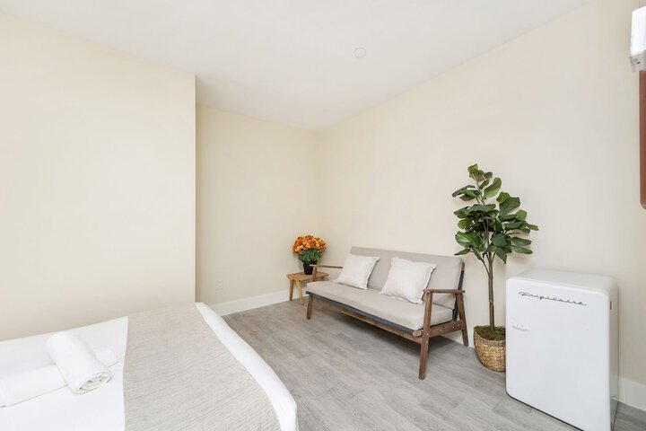 Room 8 of 21
