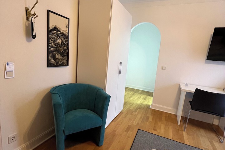 Room 9 of 13