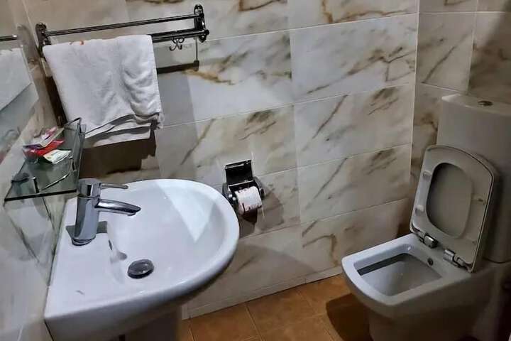 Room 12 of 24