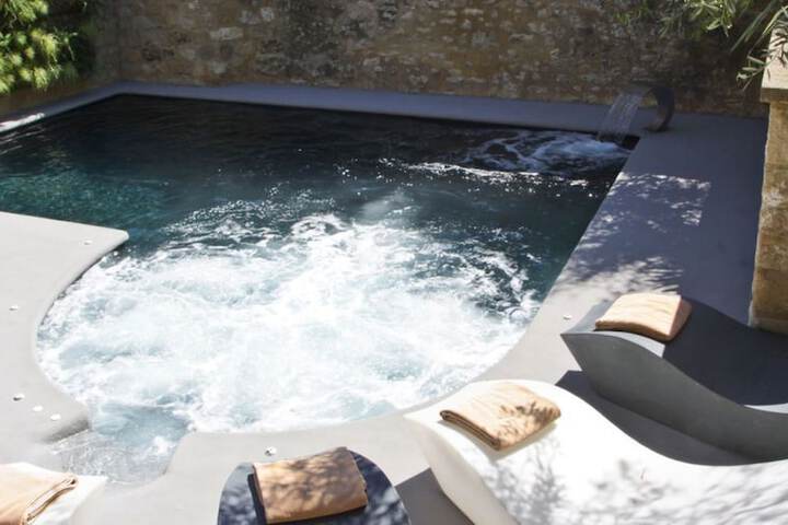 Pools & Facilities