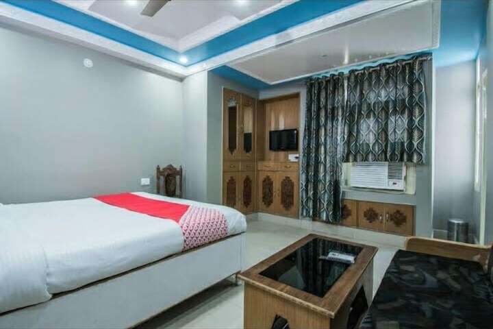 Room 3 of 8