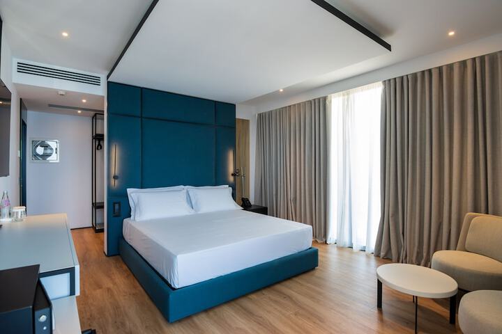 Room 12 of 44