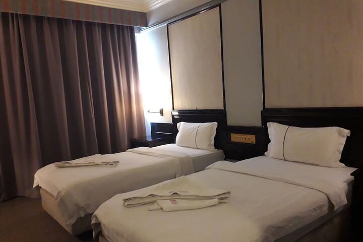 Room 29 of 63